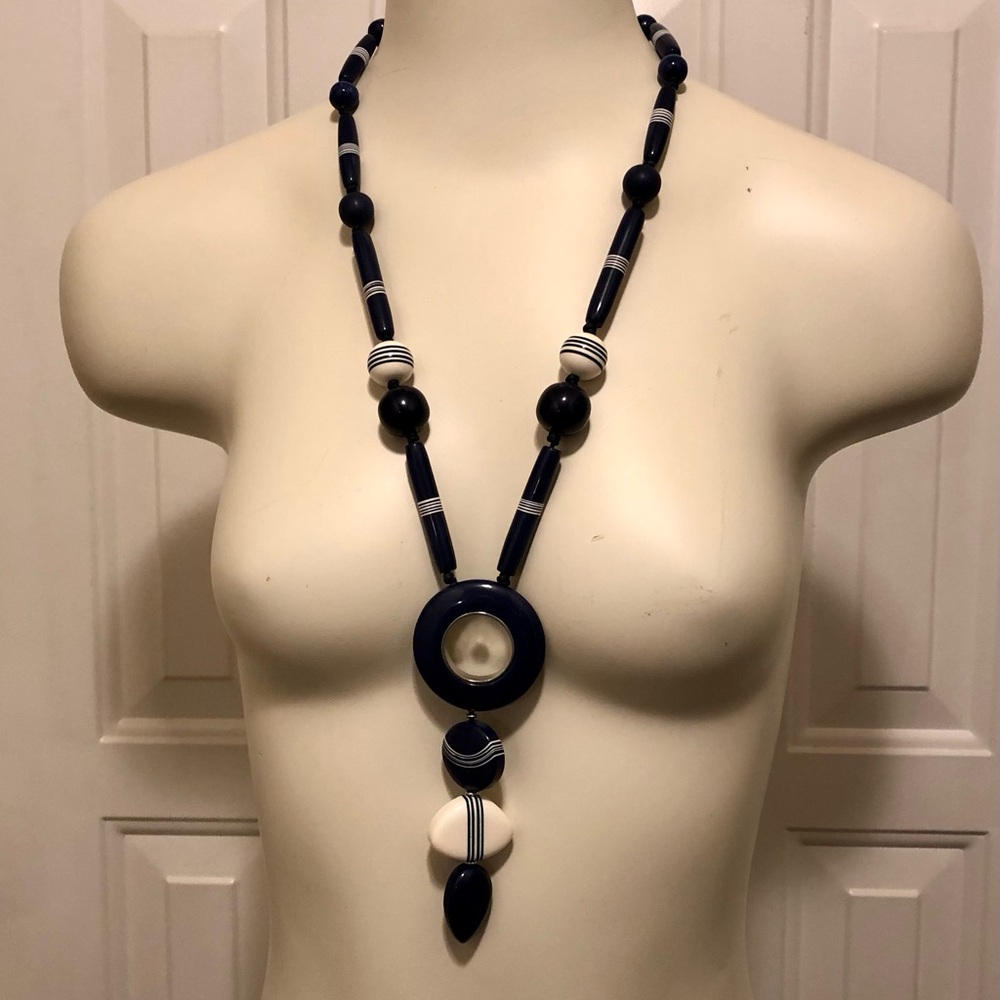 CHICOS BLUE AND WHITE LONG NECKLACE NWT